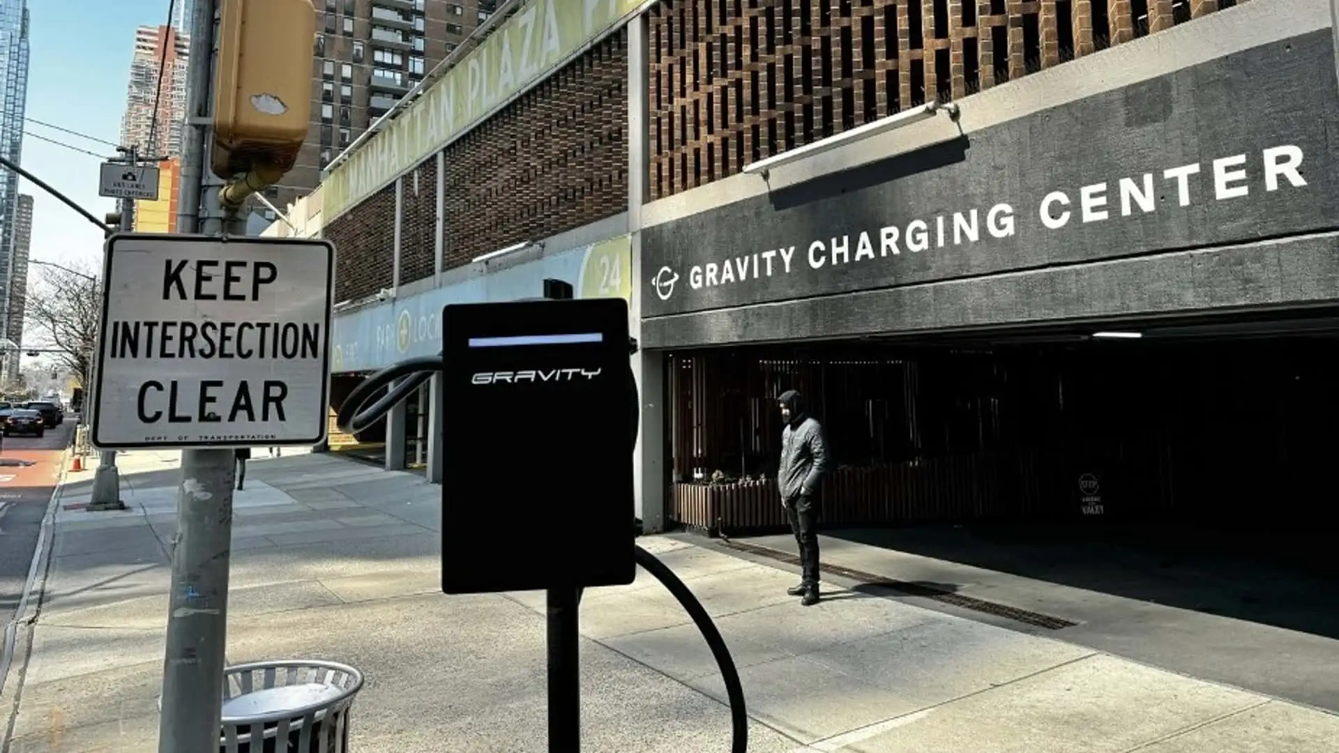 US. Gravity’s 200kW Curbside Chargers Might Be A Gamechanger For Cities