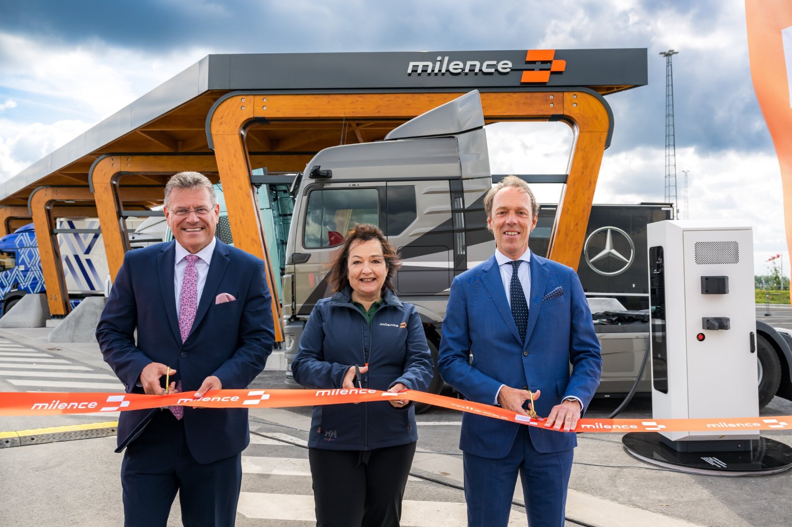 BELGIUM. Milence opens one of Europe’s largest public charging hubs for electric heavy duty vehicles in Belgium at the Port of Antwerp-Bruges