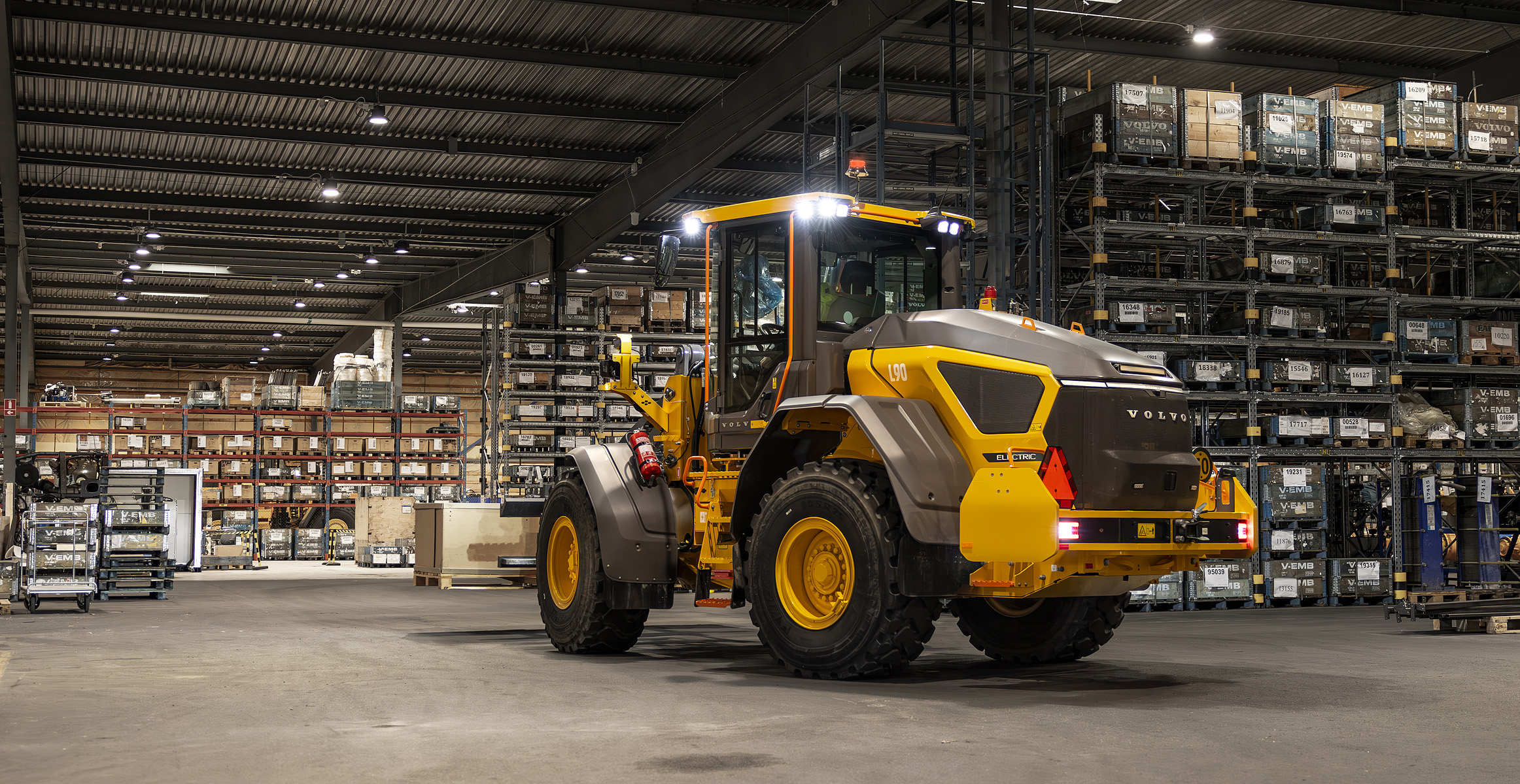 SWEDEN. Volvo CE unveils expanded fleet of mid-size electric machines