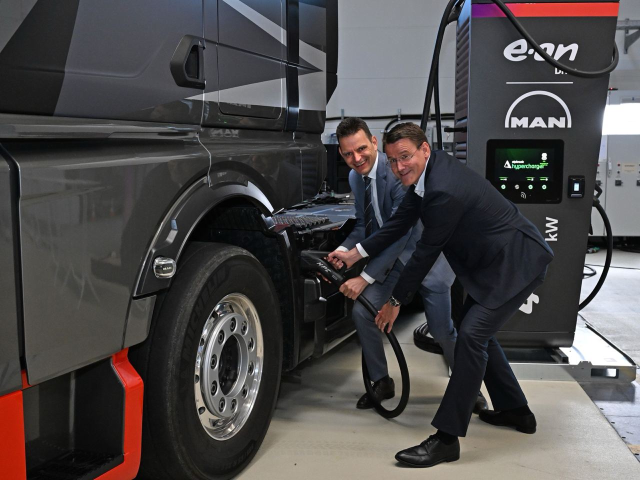 EUROPE. E.ON and MAN to build public charging network for electric trucks in Europe